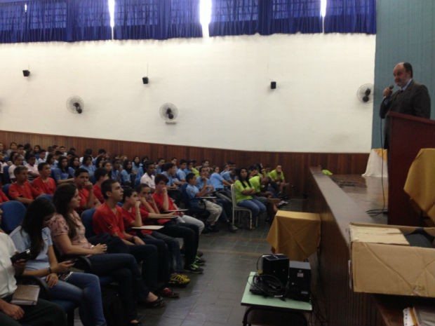 Malheiros acredita que políticas públicas mais eficientes sejam a solução para a queda do número de jovens na criminalidade (Foto: Natália de Oliveira/G1)