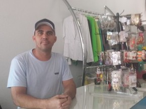 Empresário atua há 15 anos no mercado de vendas em Uberlândia (Foto: Fernanda Resende/G1)