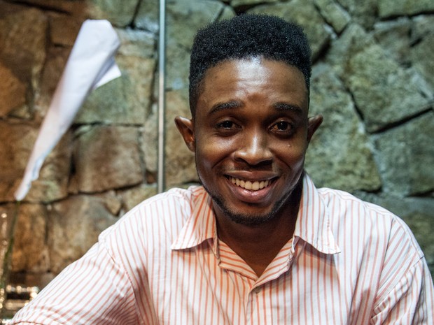 Jefferson em cena, durante aula de teatro da oficina da companhia Os Satyros (Foto: Marcelo Brandt/G1)