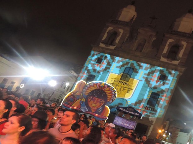Pátio de São Pedro na última noite de carnaval no Recife (Foto: Thais Queiroz/G1)
