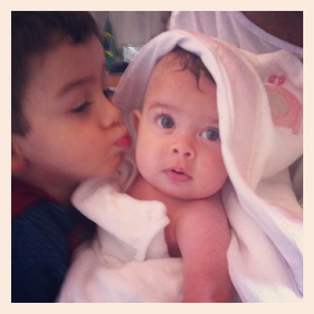 Debby Lagranha posta foto da filha com o primo (Foto: Instagram / Reprodução)