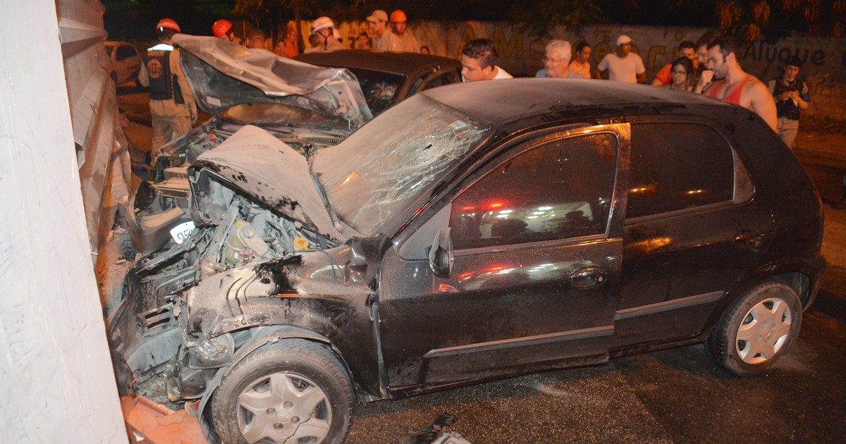 G1 Colisão Frontal Entre Dois Carros Deixa Cinco Feridos Em João Pessoa Notícias Em Paraíba 