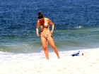 Glenda Kozlowski curte dia de sol em praia da Zona Sul do Rio
