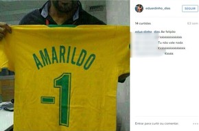 PM postou uma foto com uma camisa do Brasil e o nome Amarildo (Foto: Reprodução / Instagram)
