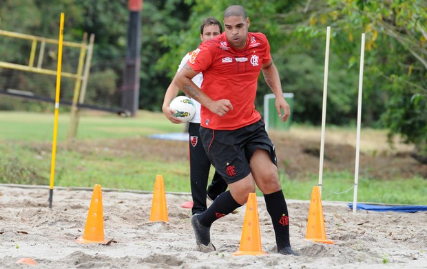 Adriano treino Flamengo (Foto: Alexandre Vidal / Fla imagem)