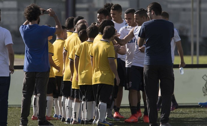 Timão recebe equipe de futsal no Dia Internacional da Síndrome de Down