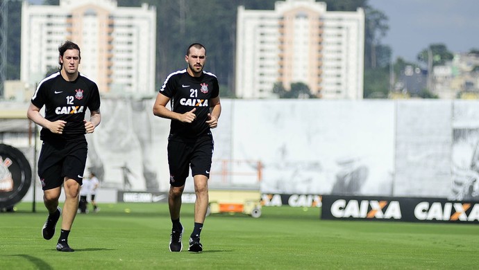 Jornalista diz que Corinthians poderia manter Cássio e vê Walter como titular