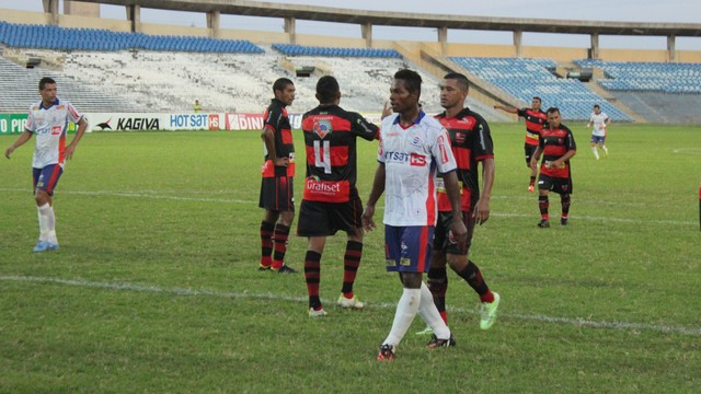 Flamengo-PI x Piauí (créditos: Abdias Bideh/GloboEsporte.com)