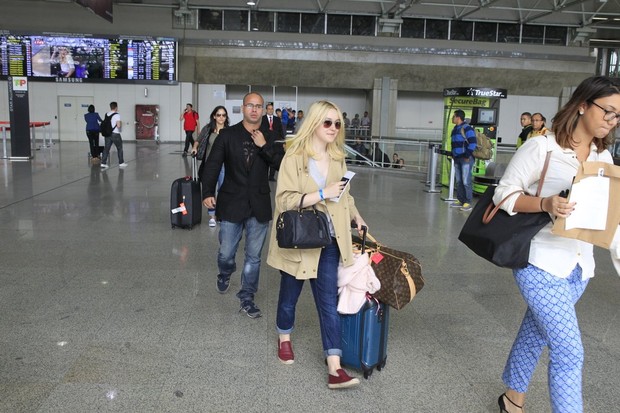 Dakota Fanning chega ao Rio de Janeiro (Foto: Gabriel Reis e André Freitas / Agnews)