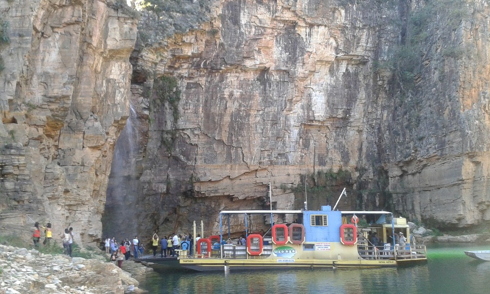 Passeios de barcos são comuns e muito procurados na região do Circuito Nascentes das Gerais (Foto: Lucas Magalhães)
