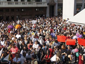 Servidores públicos protestaram no Centro de SP na segunda (Foto: Mariana Topfstedt/Sigmapress/Estadão Conteúdo)