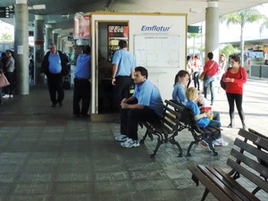 Motoristas e cobradores são orientados a andarem sem cinto de segurança para escapar em caso de ataques (Foto: Janara Nicoletti/G1) Motoristas e cobradores são orientados a andarem sem cinto de segurança para escapar em caso de ataques (Foto: Janara Nicoletti/G1)