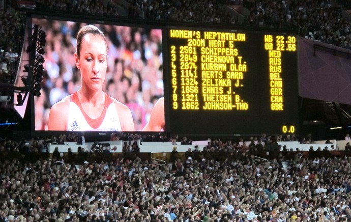 Jessica Ennis no telão do Estádio Olímpico (Foto: Cahê Mota / Globoesporte.com)