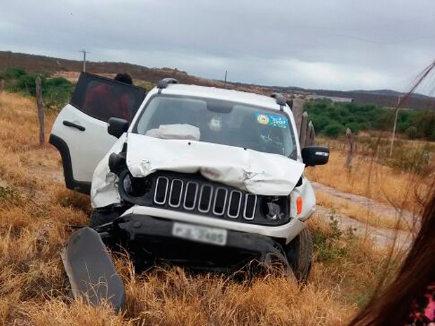 G1 Colisão Entre Dois Carros Deixa Dois Homens Mortos No Sudoeste Da