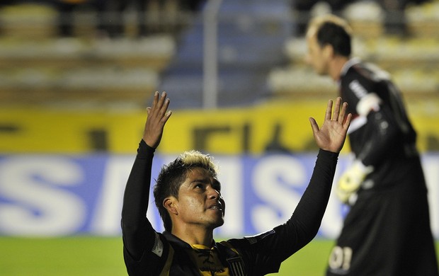 rogerio ceni soliz the strongest X SÃO PAULO (Foto: AFP)