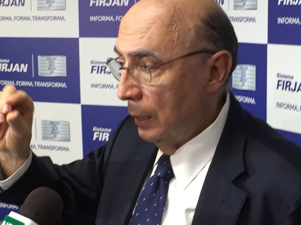 Ministro da Fazenda, Henrique Meirelles, fala a jornalistas no Rio de Janeiro (Foto: Daniel Silveira / G1)