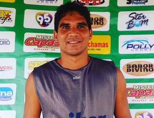 Fernandes - lateral do Baraúnas (Foto: Divulgação)