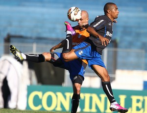 Welliton marcou três gols em trabalho de conclusões no Olímpico (Foto: Lucas Uebel/Grêmio FBPA)