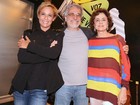 Andréa Beltrão e Marieta Severo prestigiam estreia de peça