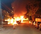 Carros parados na rua em SC são incendiados (Polícia Militar/Divulgação)