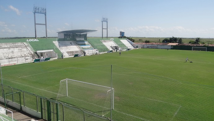 Estádio Gerson Amaral, em Coruripe (Foto: Leonardo Freire/GloboEsporte.com)
