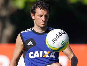 Elano treino Flamengo (Foto: Márcio Alves/Agência O Globo)