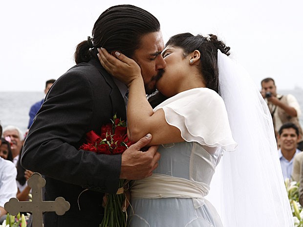 Pedro e Gracinha se casam em plena Copacabana (Foto: Amor Eterno Amor/TV Globo)