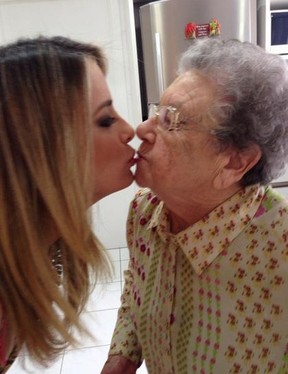 Ticiane Pinheiro e Vovó Palmirinha (Foto: Reprodução/ Instagram)