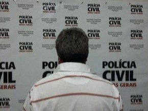 Ex-delegado foi apresentado durante coletiva com a imprensa (Foto: Polícia Civil/Divulgação)