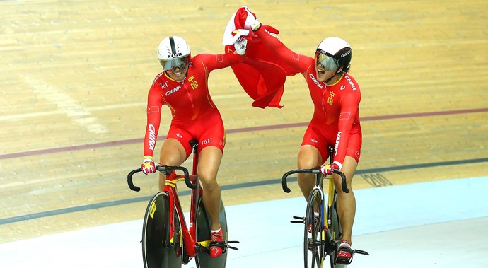 Jinjie Gong e Tianshi Zhong, 2015 UCI Track Cycling World Championships (Foto: Getty Images) Jinjie Gong e Tianshi Zhong, 2015 UCI Track Cycling World Championships (Foto: Getty Images)