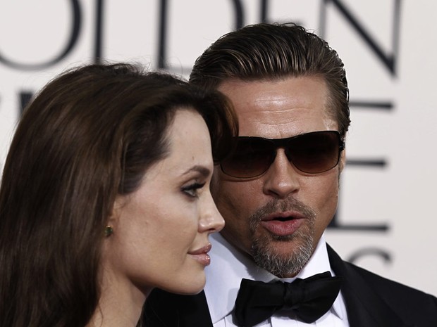 O casal de atores Brad Pitt e Angelina Jolie (Foto: AP)