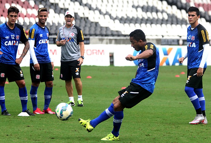 Jorge Henrique, Rafael Silva, Jorginho (Foto: Paulo Fernandes/Vasco.com.br)