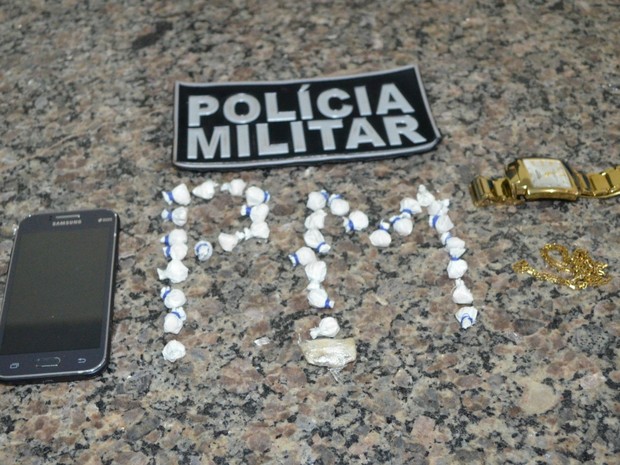 Droga foi apreendida por policiais de Cacoal (Foto: Rogério Aderbal/G1)