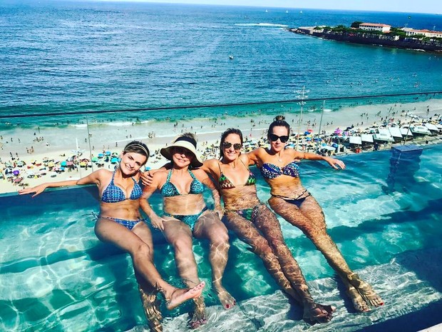 Ticiane Pinheiro e as amigas (Foto: Reprodução / Instagram)