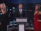Na TV, Jennifer Aniston faz disputa de palavrões com Lisa Kudrow