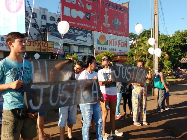 Manifestação foi realizada na manhã deste sábado (4), em Foz do Iguaçu (Foto: Raphaela Potter / RPC) Manifestação foi realizada na manhã deste sábado (4), em Foz do Iguaçu (Foto: Raphaela Potter / RPC)