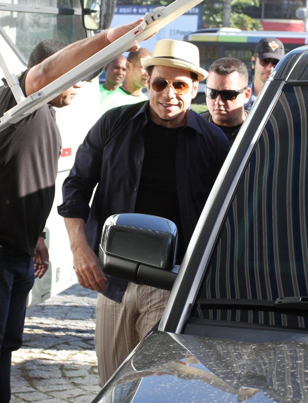 John Travolta (Foto: Henrique Oliveira e Clayton Militão/ Foto Rio News)