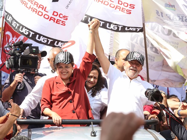 A presidente Dilma Rousseff e o ex-presidente Lula durante atividade de campanha em São Bernardo (Foto: Vanessa Carvalho/Brazil Photo/Estadão Contéudo))