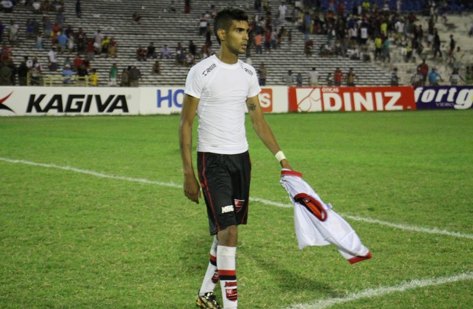 Augusto Flamengo-pi (Foto: Emanuele Madeira/GloboEsporte.com)