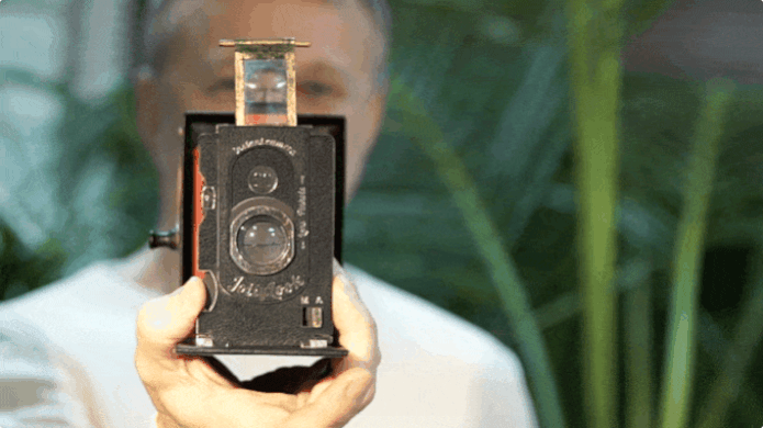 Câmera é feita de material reciclável e faz fotos instantâneas (Foto: Divulgação/Jollylook)