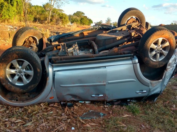 Empresário morre após carro cair de viaduto em Piracanjuba, Goiás (Foto: Divulgação/PRF)