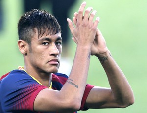 Neymar apresentação Barcelona e Santos (Foto: AFP)