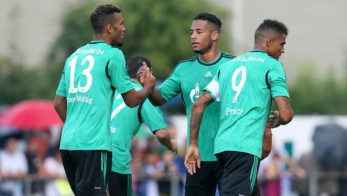 Schalke comemoração Rosenheim (Foto: Divulgação)