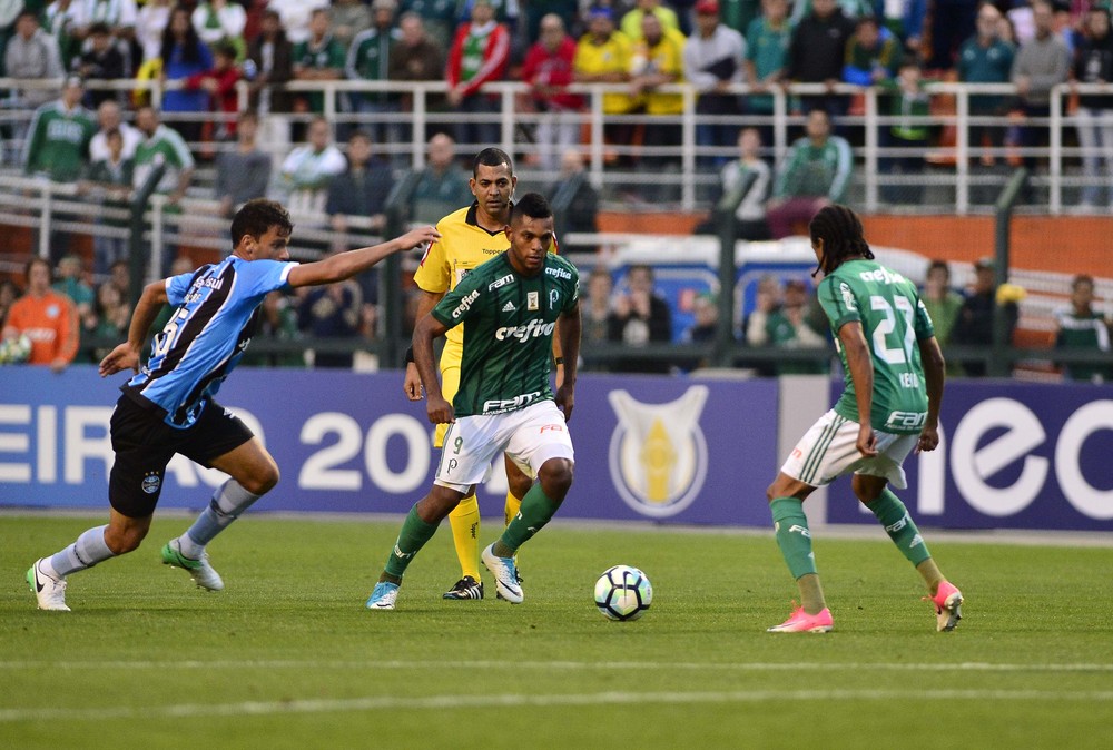 Cuca vê Borja em evolução no Palmeiras e defende o colombiano das críticas