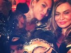 Mãe de Kim Kardashian faz 'selfie' junto com Beyoncé e Jennifer Hudson