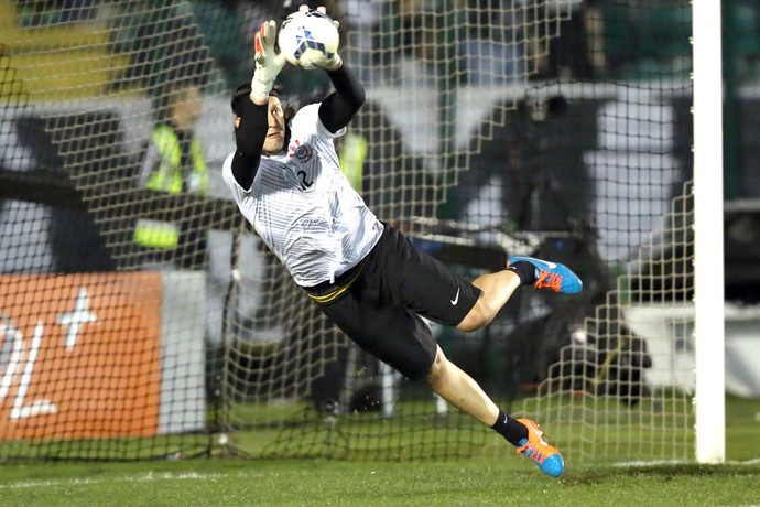 Cássio assume erro contra o Figueira, mas diz: 