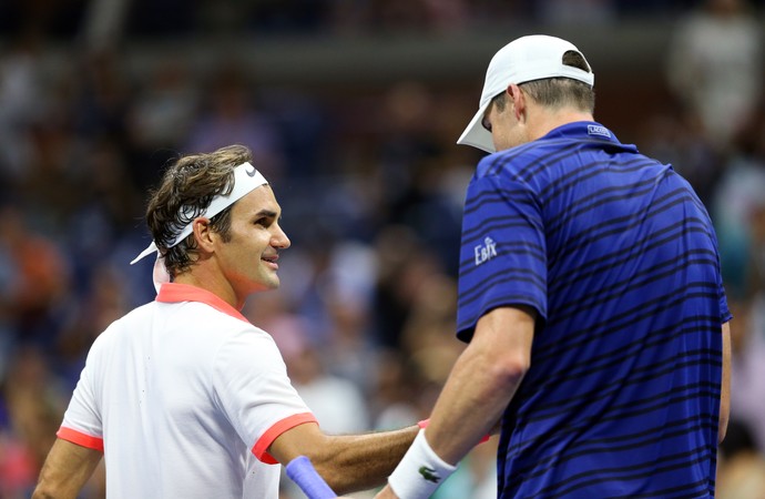 Roger Federer e John Isner US Open (Foto: Reuters)