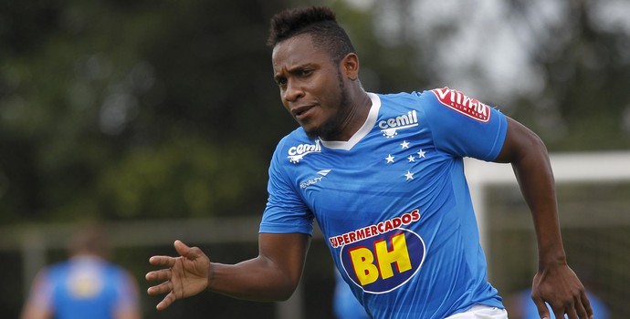 Corinthians está perto de contratar o volante Willians, do Cruzeiro