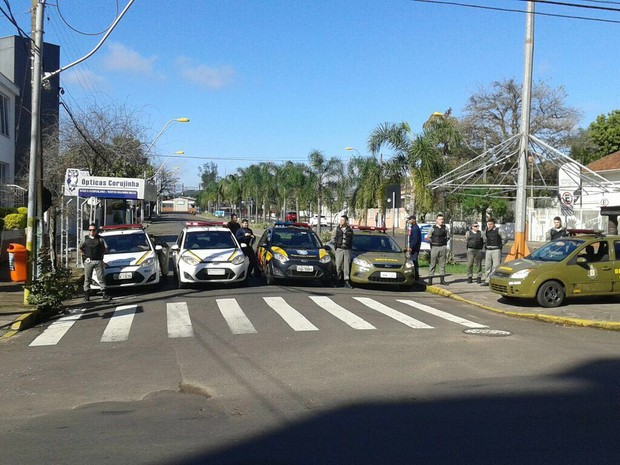 G Soldado Morto No Rs Sepultado Ap S Carreata E Marcha F Nebre