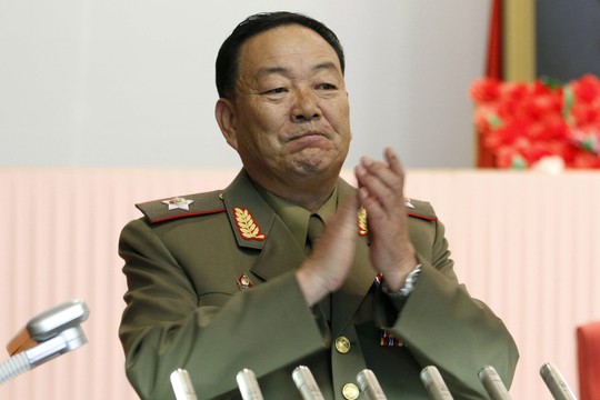 O ministro da Defesa da Coreia do Norte, Hyon Yong-chol, em evento em julho de 2012. Ele foi executado por deslealdade ao líder Kim Jong-un  (Foto: AP Photo/Jon Chol Jin, File)